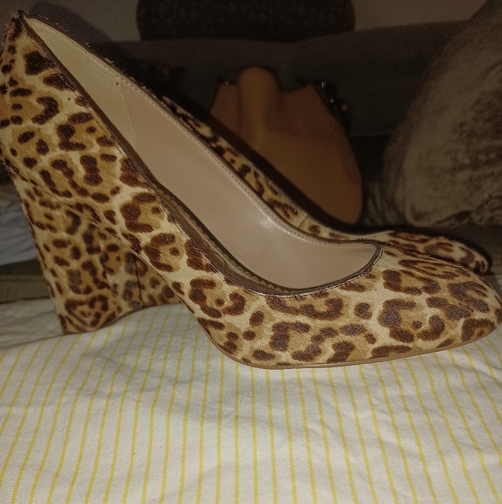 Ladies Sam Edelman Pumps - Picture 2 of 5